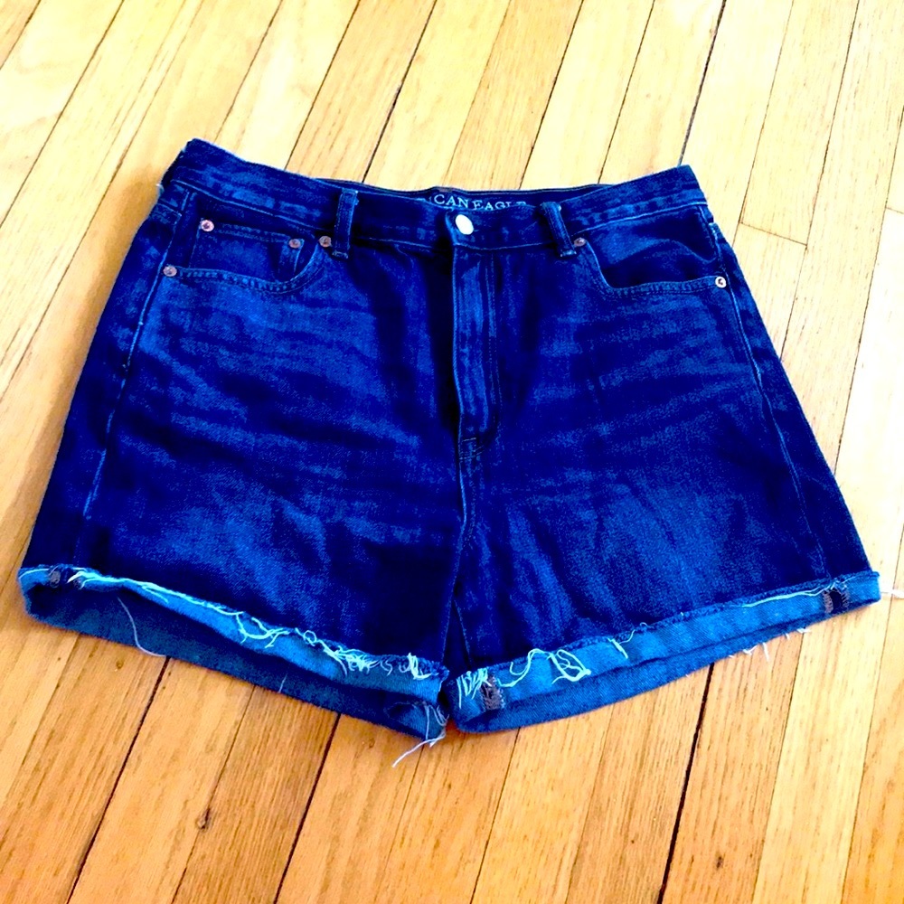 American Eagle 🦅 Outfitters Shorts Mom Short 🤩